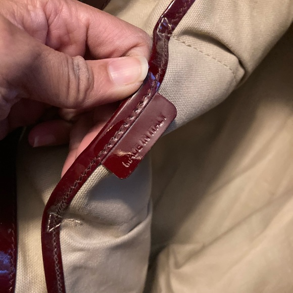 💯 Authentic red Burberry Hearts limited edition. - Picture 10 of 11